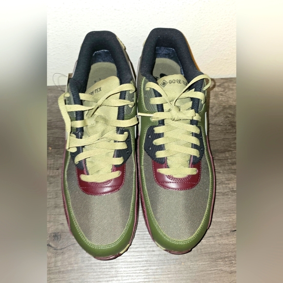 Nike Men Air Max 90 Gore-Tex Medium Olive - Picture 1 of 6